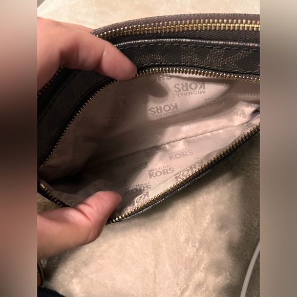 Michael Kors Vintage Wristlet - Picture 2 of 4